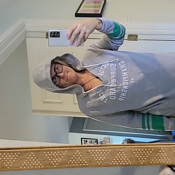 STUNNING VICTORIA'S SECRET GREY AND GREEN SURFBOARD V NECK HOODIE - Picture 4 of 13